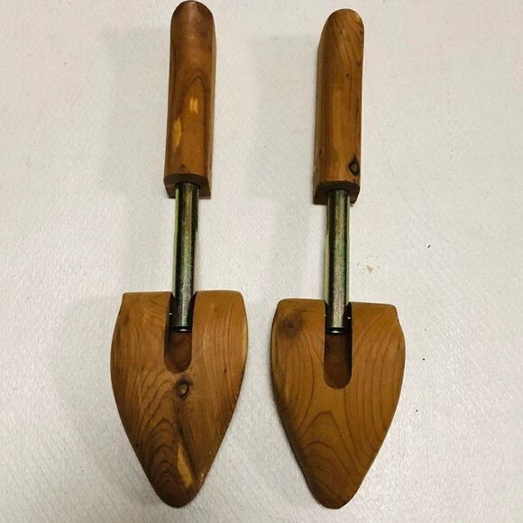 Vintage Children Shoe Tree Keeper - Picture 2 of 3